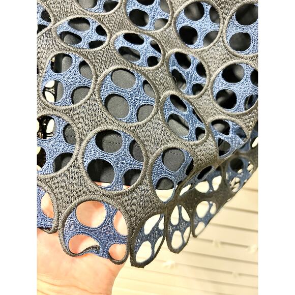 NWT Akris Punto Eyelet Laser Cut Lace Layered Mini Skirt Nero-Blu Mare Women's M - Picture 3 of 7